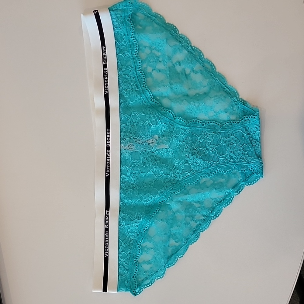 Victoria's Secret lace panty Lg